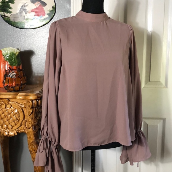 Hyfve Mock Neck Self tie Balloon Sleeves - Picture 2 of 7